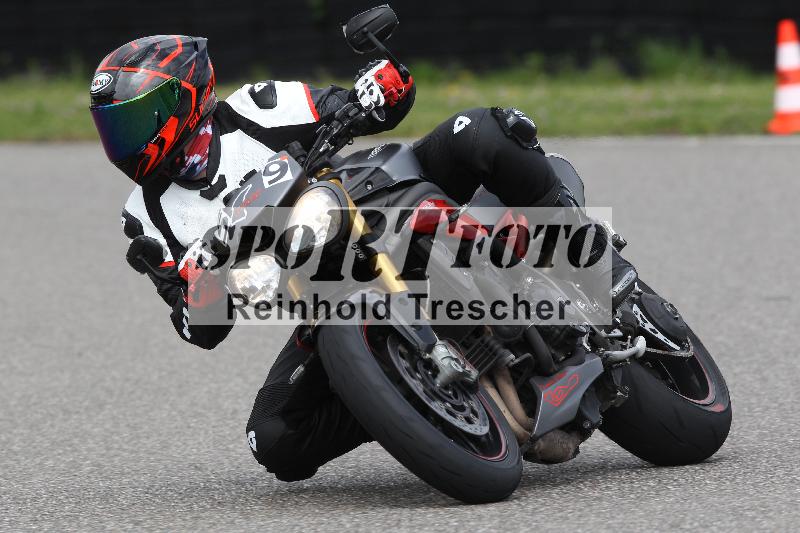 Archiv-2025/10 23.04.2025 Cornu Master School ADR/rot-rouge/59